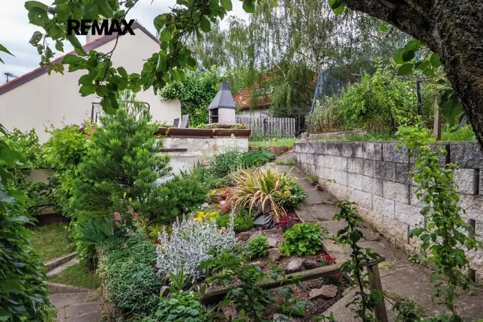 Prodej rodinného domu, Praha - Lipence, V roklích, 160 m2