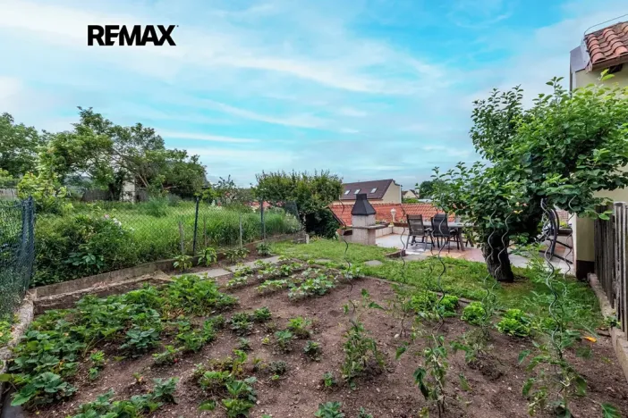 Prodej rodinného domu, Praha - Lipence, V roklích, 160 m2