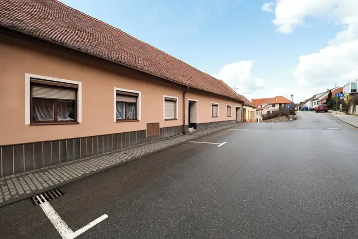 Prodej obchodního prostoru, Mikulov, Koněvova, 80 m2