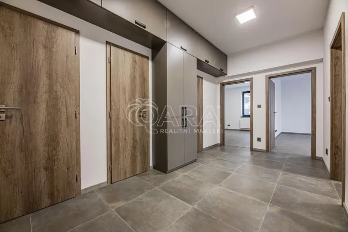 Pronájem bytu 4+kk, Praha - Strašnice, Květnická, 79 m2