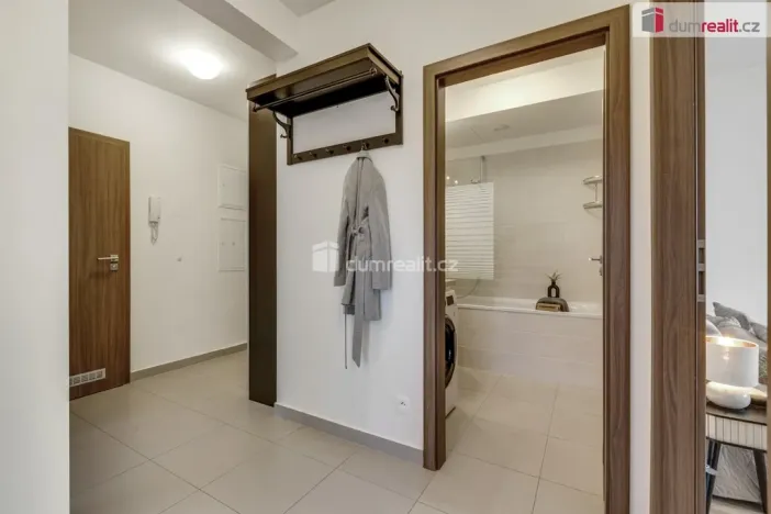 Prodej bytu 3+kk, Praha - Háje, Loosova, 72 m2
