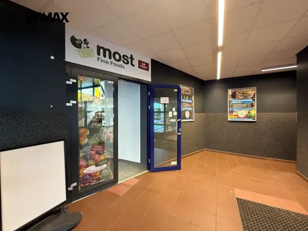 Pronájem restaurace, Praha - Stodůlky, Sluneční náměstí, 105 m2
