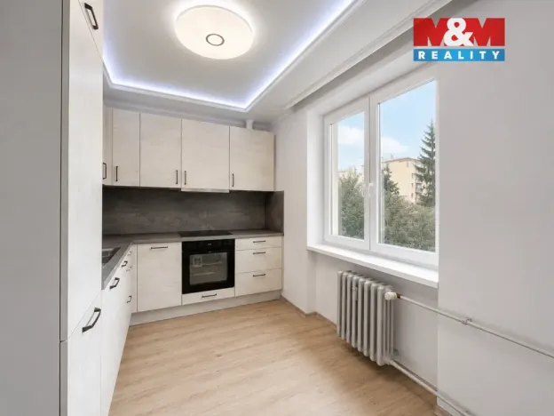 Prodej bytu 2+1, Ústí nad Labem - Bukov, Dukelských hrdinů, 52 m2