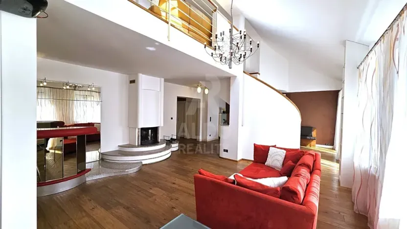 Prodej atypického bytu, České Budějovice, B. Smetany, 255 m2