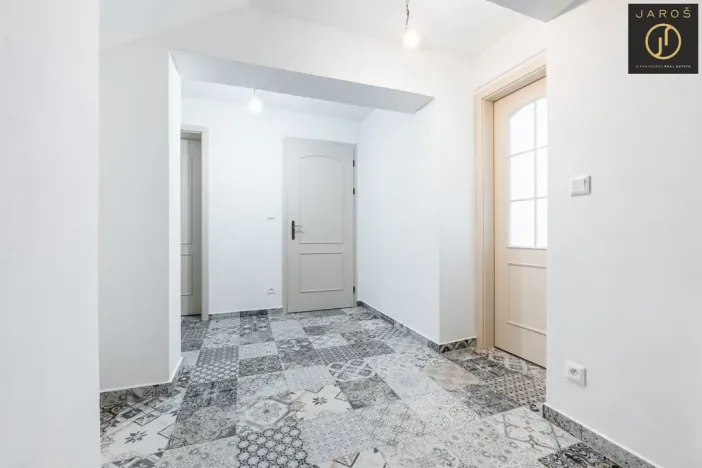 Prodej bytu 2+kk, Jáchymov, náměstí Republiky, 67 m2