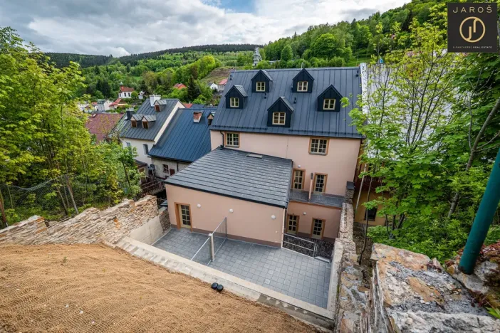 Prodej bytu 2+kk, Jáchymov, náměstí Republiky, 51 m2