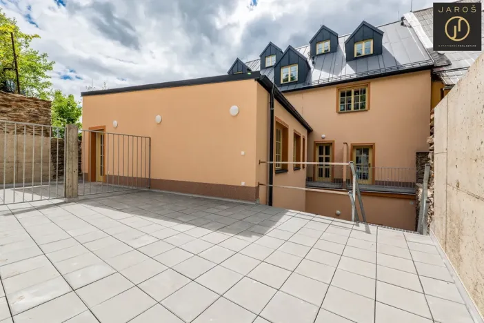 Prodej bytu 2+kk, Jáchymov, náměstí Republiky, 62 m2