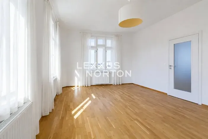 Pronájem bytu 2+kk, Praha - Žižkov, Žižkovo náměstí, 61 m2