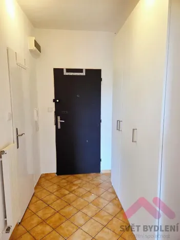 Pronájem bytu 1+kk, Praha - Nusle, Sevřená, 29 m2