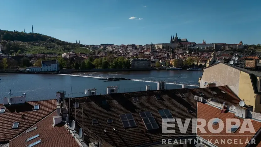 Prodej bytu 2+kk, Praha - Staré Město, Smetanovo nábřeží, 77 m2