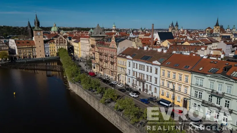 Prodej bytu 2+kk, Praha - Staré Město, Smetanovo nábřeží, 77 m2