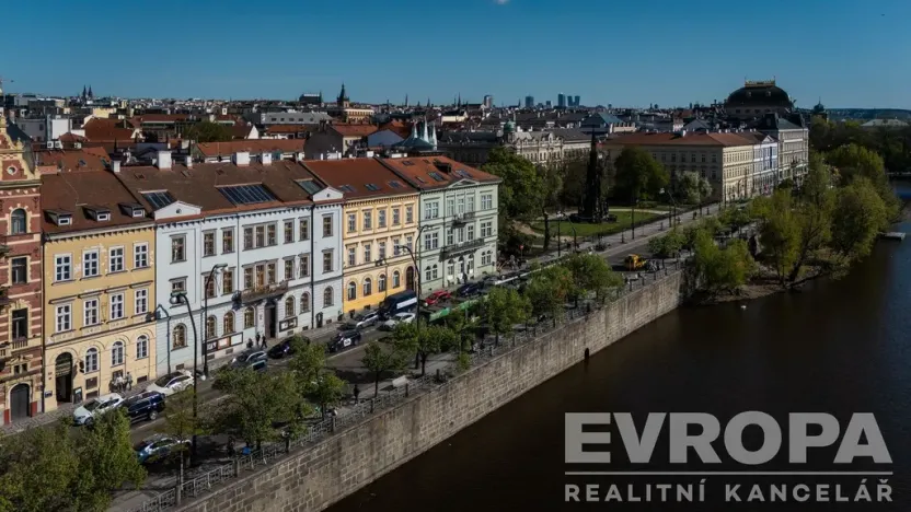 Prodej bytu 2+kk, Praha - Staré Město, Smetanovo nábřeží, 77 m2