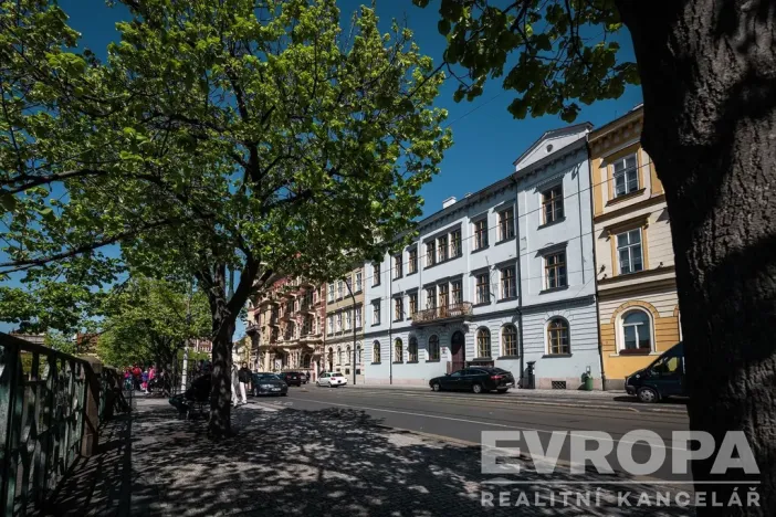 Prodej bytu 2+kk, Praha - Staré Město, Smetanovo nábřeží, 77 m2
