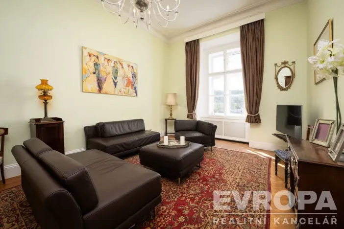 Prodej bytu 2+kk, Praha - Staré Město, Smetanovo nábřeží, 77 m2