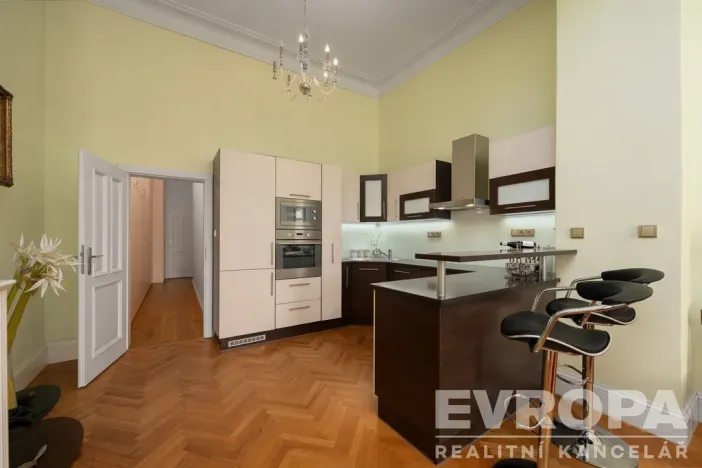 Prodej bytu 2+kk, Praha - Staré Město, Smetanovo nábřeží, 77 m2