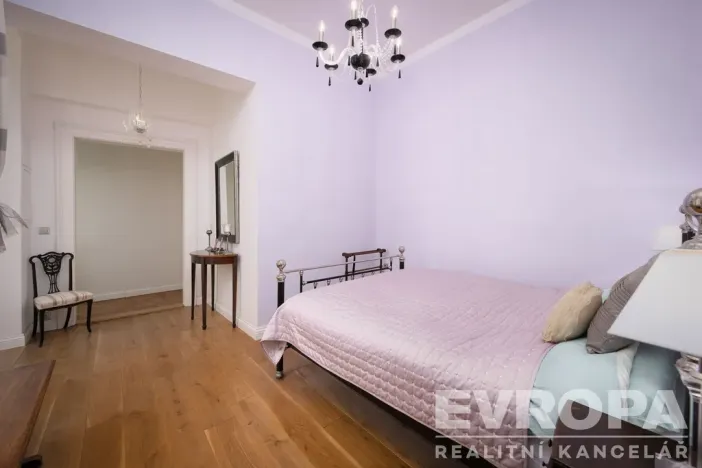 Prodej bytu 2+kk, Praha - Staré Město, Smetanovo nábřeží, 77 m2