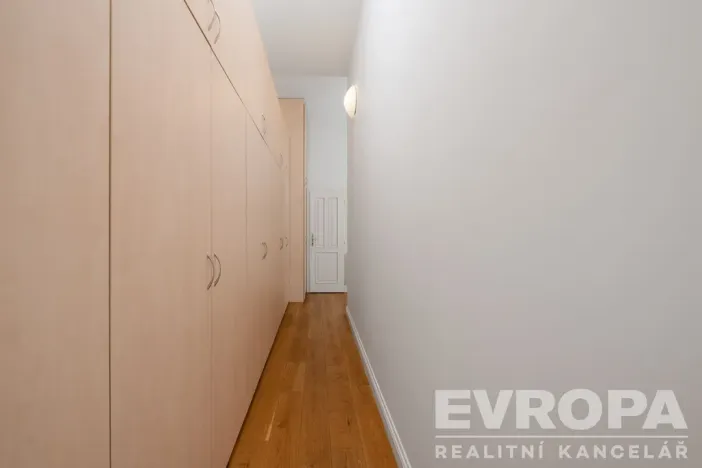 Prodej bytu 2+kk, Praha - Staré Město, Smetanovo nábřeží, 77 m2