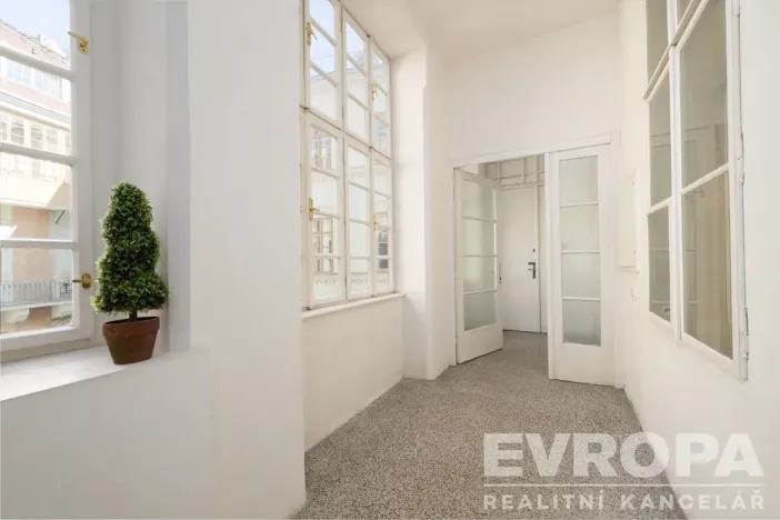 Prodej bytu 2+kk, Praha - Staré Město, Smetanovo nábřeží, 77 m2
