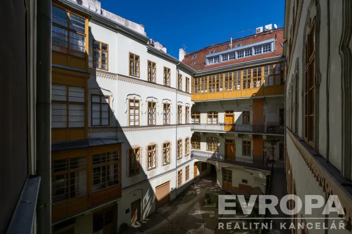 Prodej bytu 2+kk, Praha - Staré Město, Smetanovo nábřeží, 77 m2