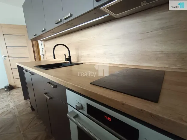 Pronájem bytu 2+kk, Česká Lípa, Hradecká, 40 m2
