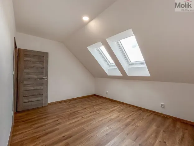 Pronájem rodinného domu, Dubí, Zahradní, 160 m2