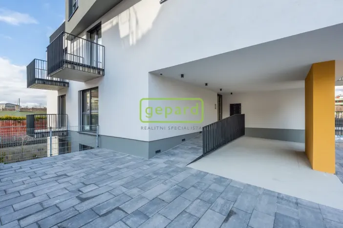 Pronájem bytu 2+kk, Praha, Pakoměřická, 43 m2