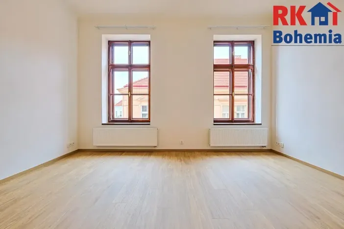 Pronájem bytu 1+kk, Český Brod, nám. Arnošta z Pardubic, 38 m2
