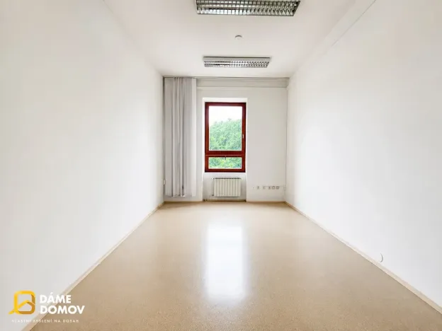 Pronájem obchodního prostoru, Hodonín, Masarykovo nám., 20 m2