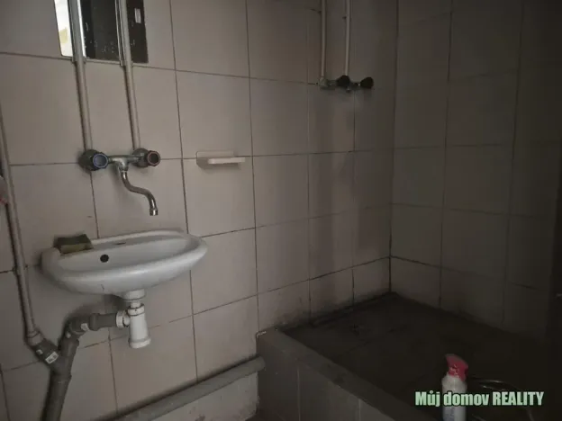 Pronájem výrobních prostor, Praha - Běchovice, Podnikatelská, 595 m2