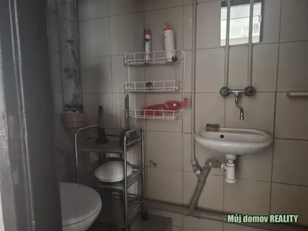 Pronájem výrobních prostor, Praha - Běchovice, Podnikatelská, 595 m2