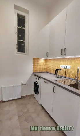 Pronájem bytu 1+kk, Praha - Nové Město, Hálkova, 31 m2