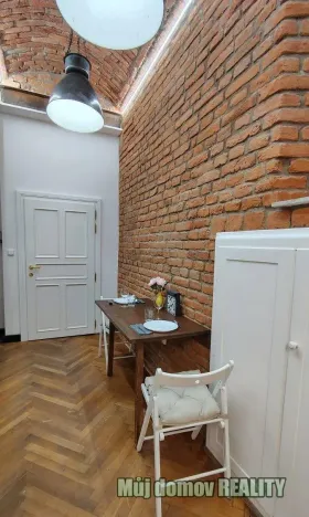 Pronájem bytu 1+kk, Praha - Nové Město, Hálkova, 31 m2