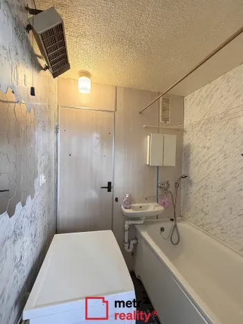 Pronájem bytu 2+1, Olomouc, Řezáčova, 56 m2