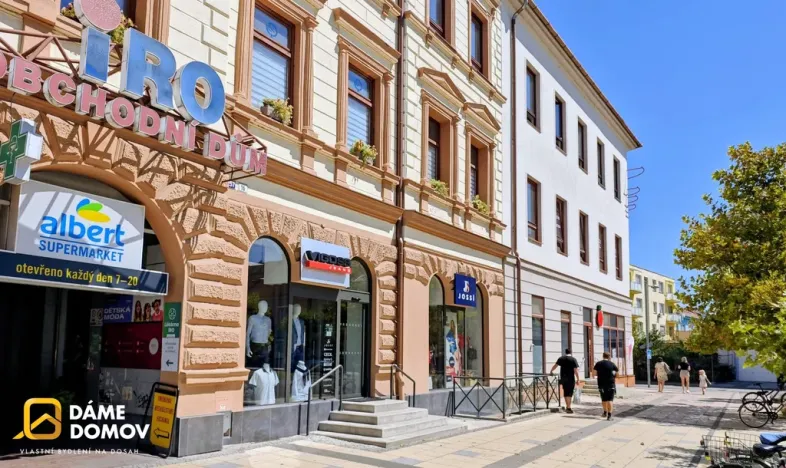Pronájem obchodního prostoru, Hodonín, Masarykovo nám., 20 m2