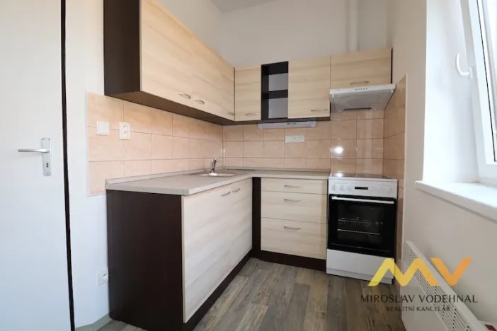 Pronájem bytu 1+kk, Hradec Králové - Nový Hradec Králové, Hlavní, 25 m2