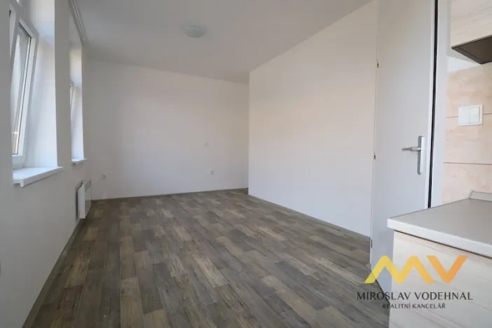 Pronájem bytu 1+kk, Hradec Králové - Nový Hradec Králové, Hlavní, 25 m2