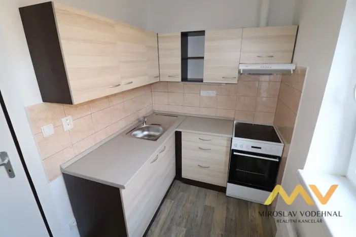 Pronájem bytu 1+kk, Hradec Králové - Nový Hradec Králové, Hlavní, 25 m2