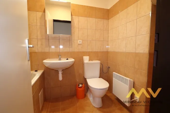 Pronájem bytu 1+kk, Hradec Králové - Nový Hradec Králové, Hlavní, 25 m2