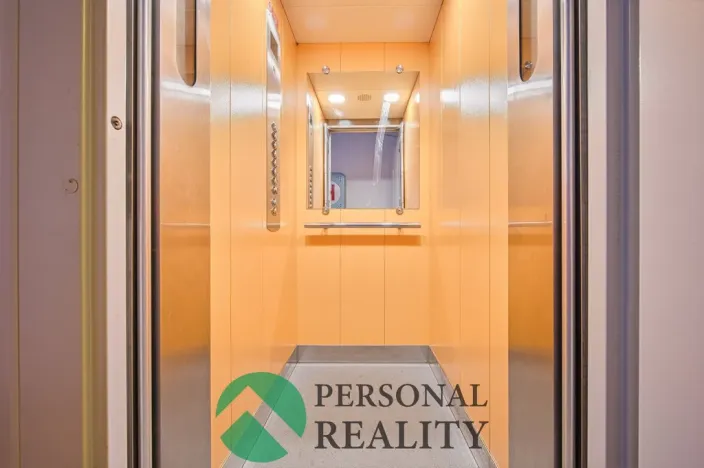 Prodej bytu 3+1, Mariánské Lázně - Úšovice, Hroznatova, 60 m2