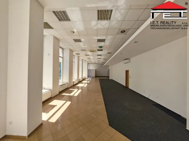 Pronájem obchodního prostoru, Ostrava, Masarykovo náměstí, 331 m2
