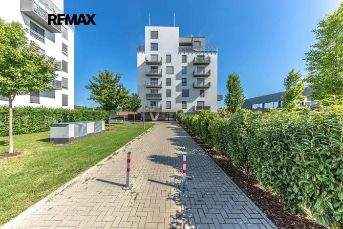 Prodej bytu 1+kk, Praha - Hloubětín, Za černým mostem, 31 m2