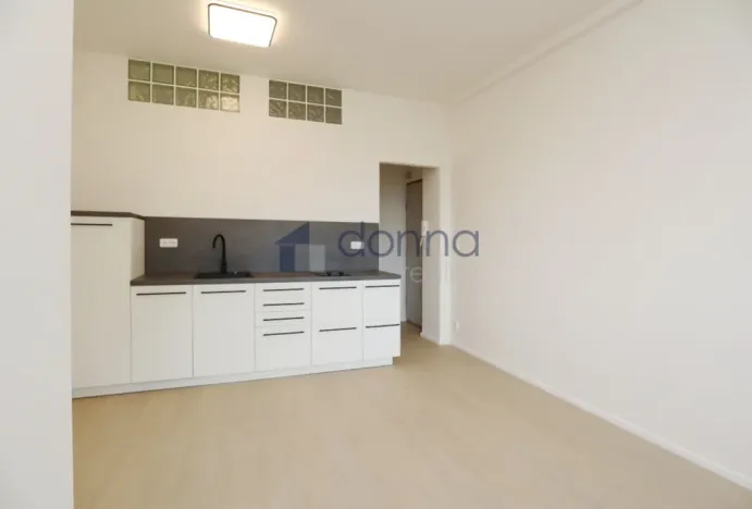 Pronájem bytu 1+kk, Praha, Myslbekova, 26 m2