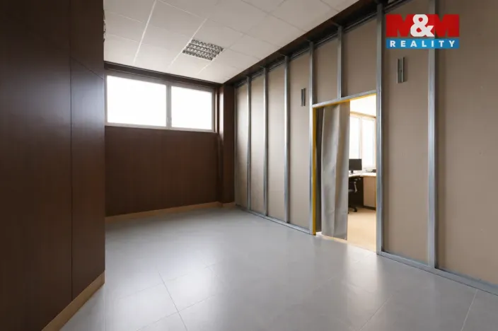 Pronájem obchodního prostoru, Plzeň - Jižní Předměstí, Husova, 93 m2