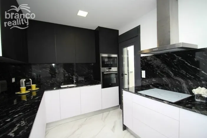 Prodej rodinného domu, Cartagena, Murcia, Španělsko, 92 m2