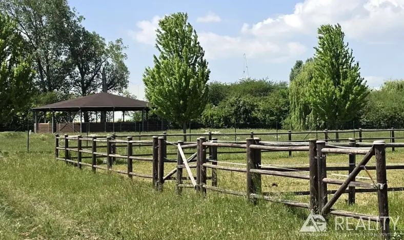 Prodej zemědělského objektu, Úžice, 5128 m2