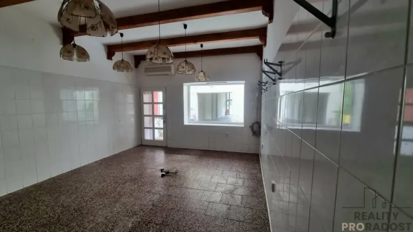 Pronájem obchodního prostoru, Moravský Krumlov, 70 m2