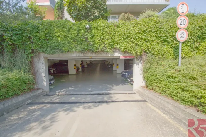 Pronájem garážového stání, Praha - Chodov, Babická, 14 m2