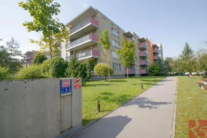 Pronájem garážového stání, Praha - Chodov, Babická, 14 m2