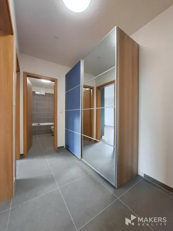 Pronájem bytu 2+kk, Praha - Vysočany, Pod Harfou, 45 m2