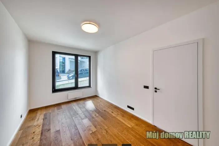 Pronájem apartmánu, Praha - Smíchov, Grafická, 61 m2